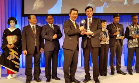 Quảng Ninh nhận giải thưởng ASOCIO 2018 dành cho chính quyền số