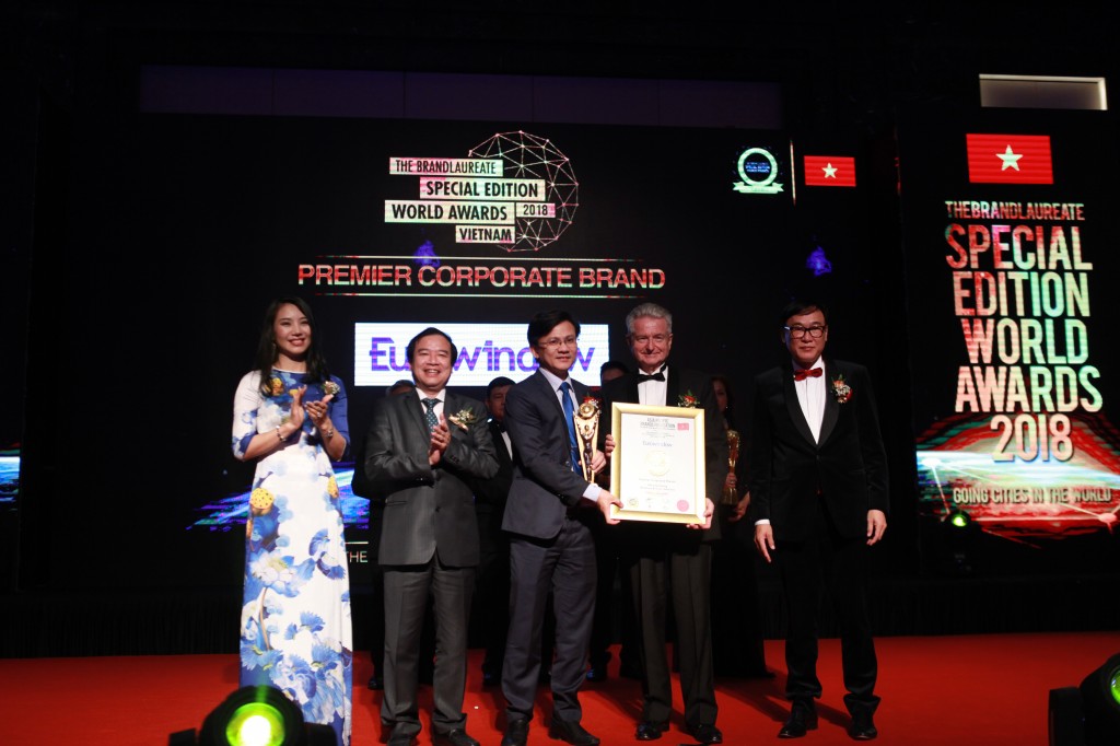 Eurowindow – Đơn vị đầu tiên trong lĩnh vực Vật liệu xây dựng đạt giải “Thương hiệu Xuất sắc Thế giới”