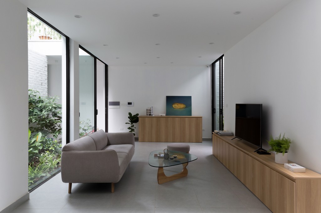 Nhà Thuỵ Khuê – Một không gian tương phản với bộn bề bên ngoài