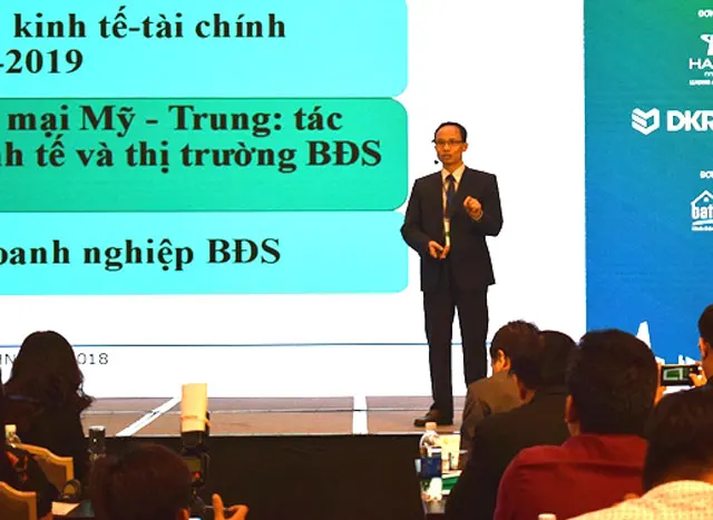 Theo TS. Cấn Văn Lực, trong bối cảnh đa số dòng vốn ngoại đã rút khỏi thị trưởng mới nổi, cả đầu tư cổ phiếu và trái phiếu, Việt Nam là nước duy nhất không bị rút mà còn tăng một chút là điều hết sức may mắn