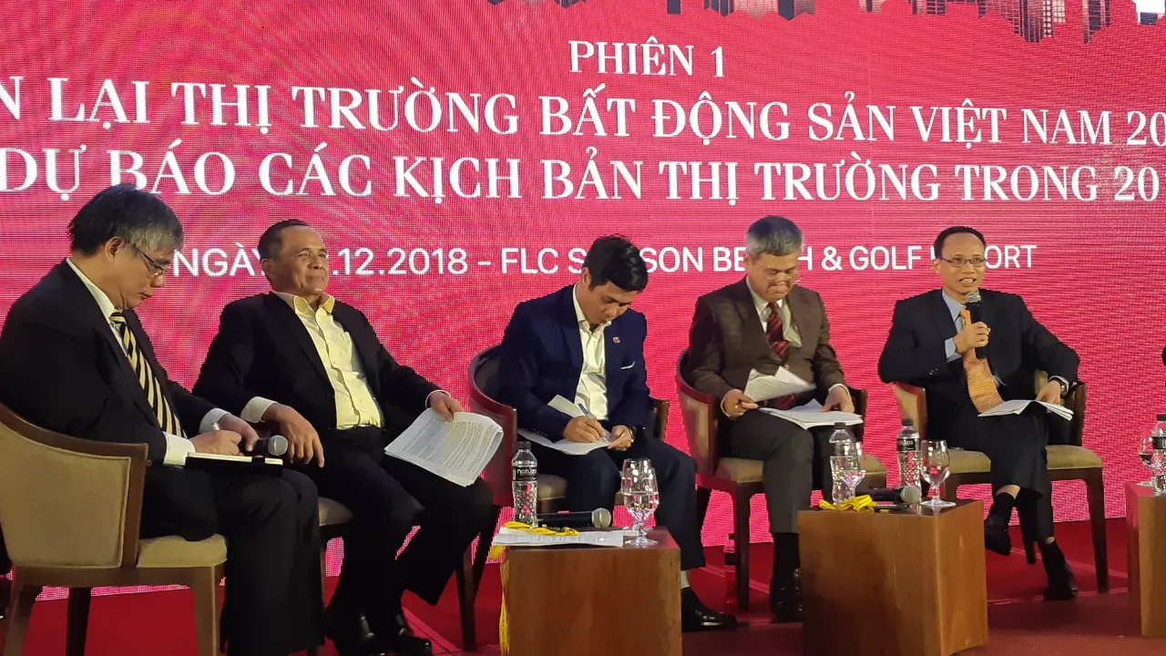 Các chuyên gia kinh tế chia sẻ về kịch bản tăng trưởng của thị trường bất động sản năm 2019 và đánh giá cho năm 2018 sắp qua