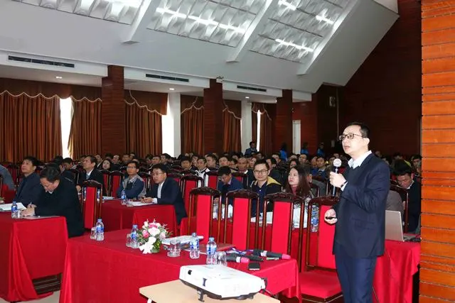 Ông Nguyễn Tuấn Ngọc Tú - Đại diện Cục Giám định nhà nước về chất lượng công trình xây dựng trình bày tham luận tại Hội thảo