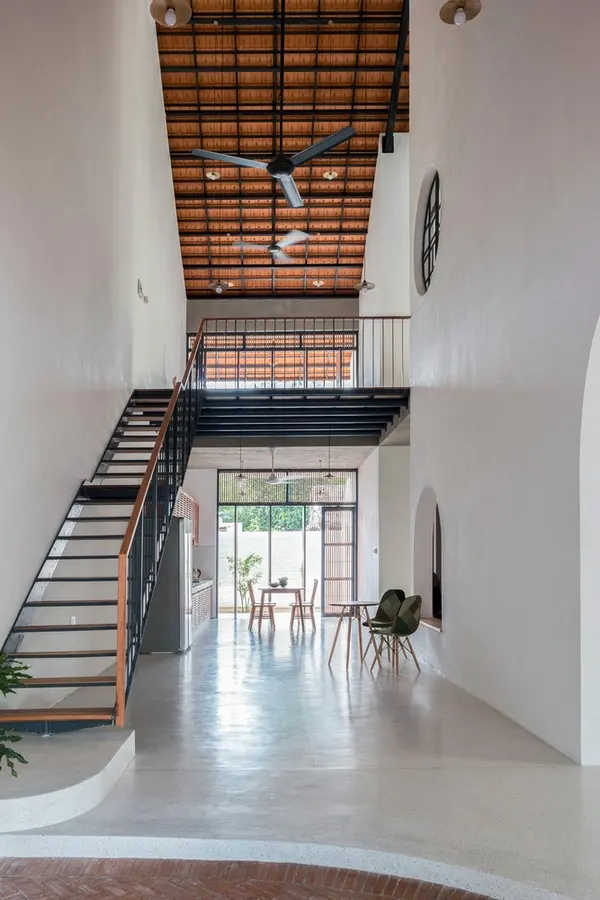 Tile-Roof-House-Ngoi-nha-mai-ngoi-hoai-co-giua-do-thi-hien-dai-04
