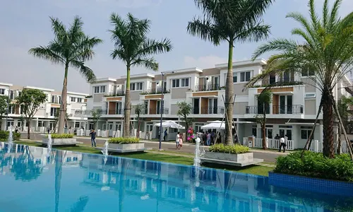 Nhà phố thương mại xây sẵn ở Sài Gòn tăng giá gấp đôi