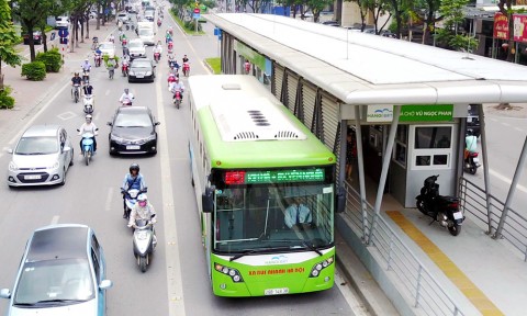 Chẳng mấy ai dám đi làm bằng xe buýt ở Hà Nội: Sự thật cần thay đổi