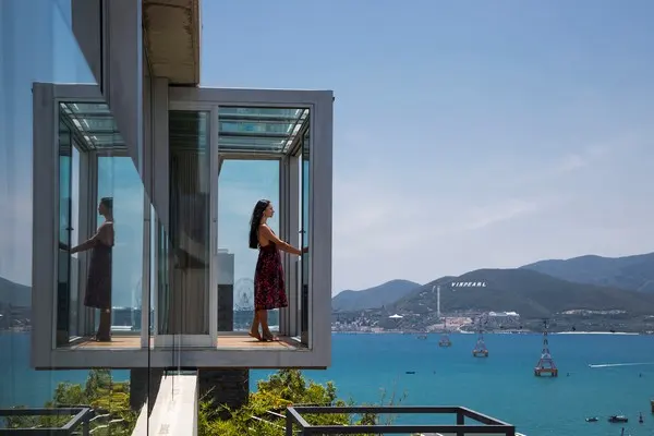 Stone House – Ngôi nhà với tầm nhìn “vô cực” ôm trọn vịnh Nha Trang