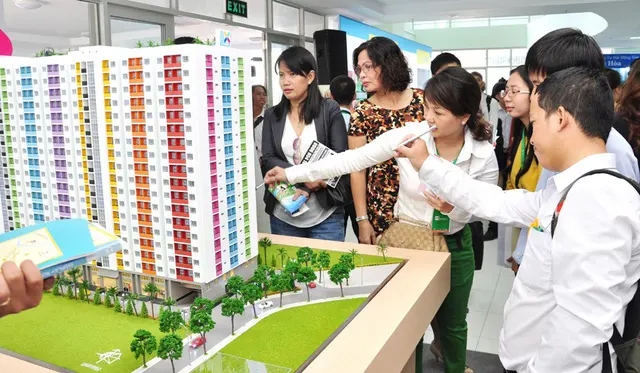 4-khach-hang-tham-quan-sa-ban-tt-1550826565351332055950
