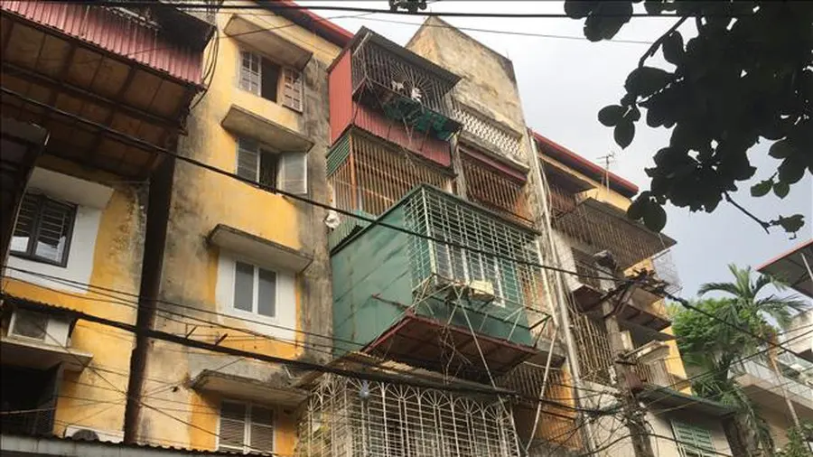 TP Hồ Chí Minh di dời khẩn cấp người dân ra khỏi chung cư cũ nguy hiểm