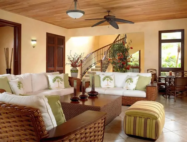 Ghế sofa bằng mây êm ái mang đến vẻ đẹp giản dị cho phòng khách