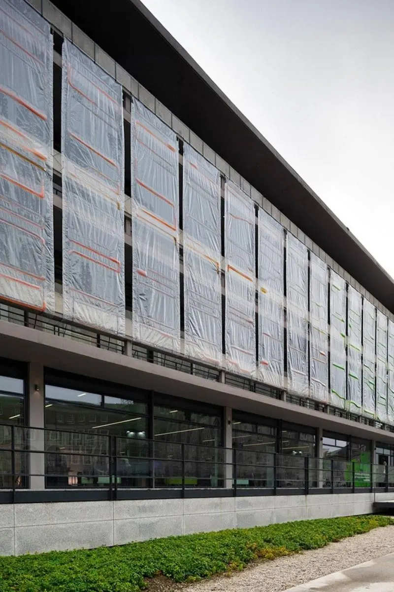 Hệ thống rèm lọc không khí tại Ireland từ tảo sinh học