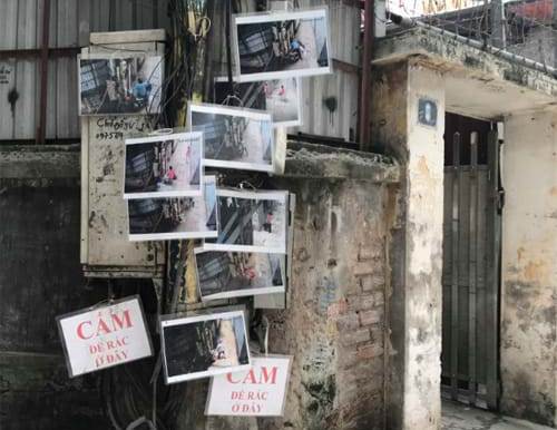 Ngõ nhỏ Hà Nội sạch bong sau khi treo ảnh người đổ rác trộm