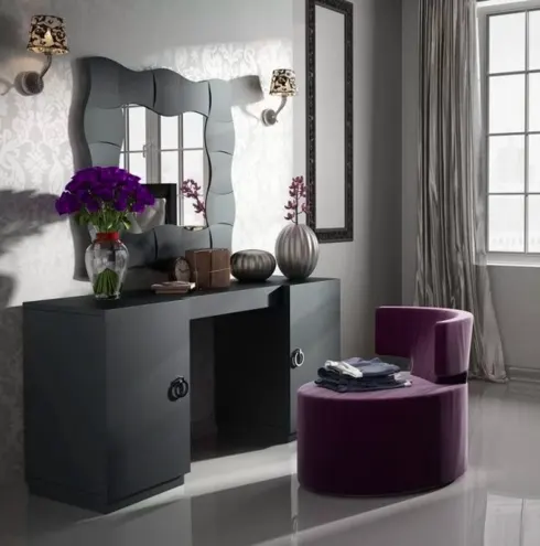 Bộ bàn trang điểm màu đen có gương phù hợp với những căn phòng ngủ sang trọng, cổ điển