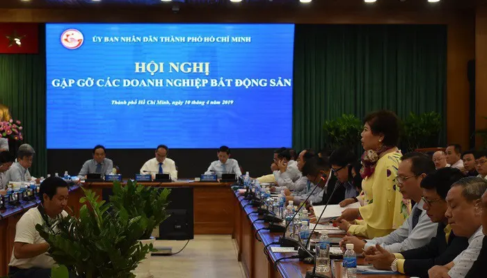 Lãnh đạo TPHCM đối thoại với 100 doanh nghiệp bất động sản