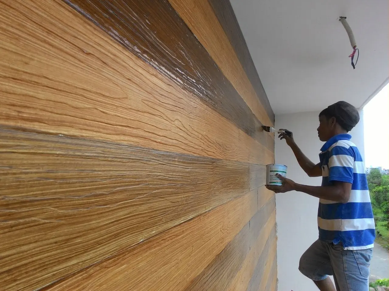 Thành phần của tấm gỗ nhân tạo Smartwood: Xi măng portland + Sợi cellulose được ép ở cường độ cao