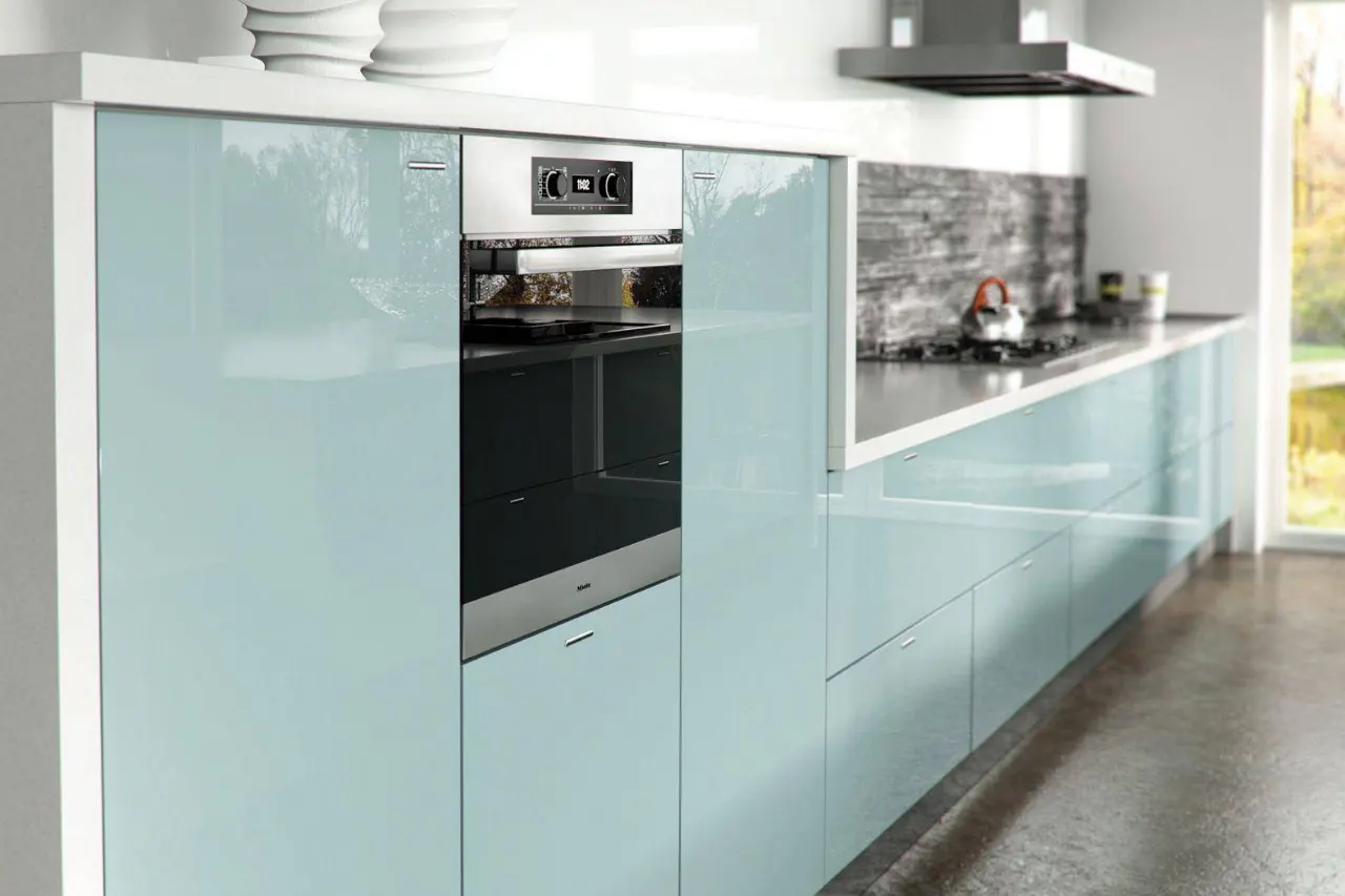 Tủ bếp acrylic sáng đẹp cần được bảo vệ trước độ ẩm và dầu mỡ