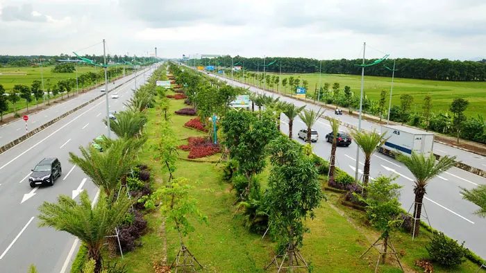 Trồng cây tạo hành lang xanh tại các khu xử lý rác