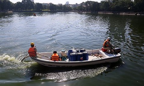 Hà Nội công bố thanh tra toàn diện chế phẩm làm sạch nước hồ