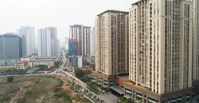 Bất động sản xoay sở thời khó