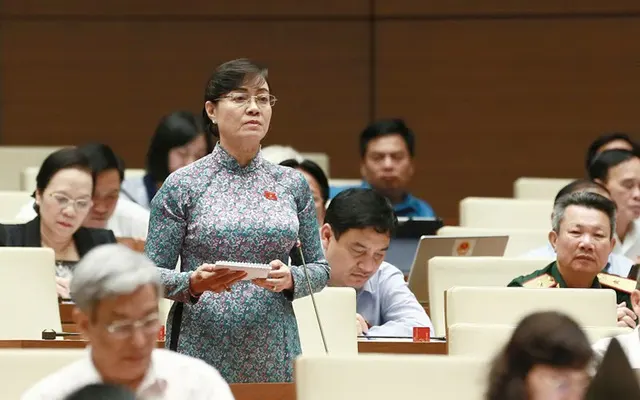 Nghị trường “nóng bỏng” câu chuyện sai phạm đất đai