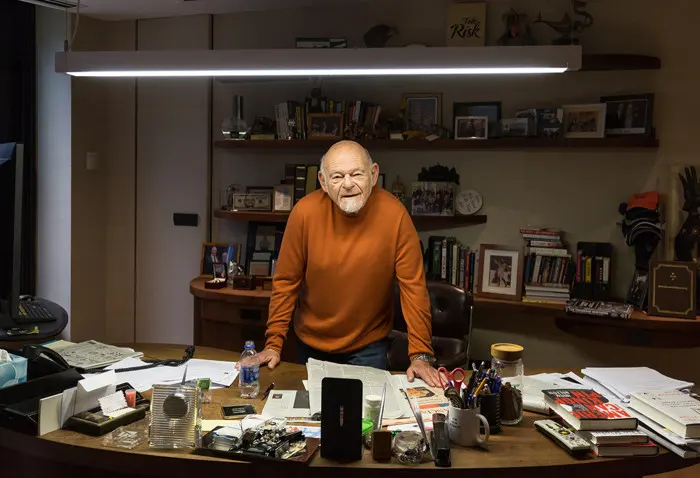 Sam Zell, tỷ phú bất động sản ở Chicago cho hay đang có quá nhiều dòng vốn theo đuổi quá ít số cơ hội đầu tư. Ảnh: FT