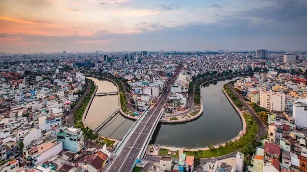 Bất động sản Việt Nam dậy sóng, ai sẽ dẫn đầu?