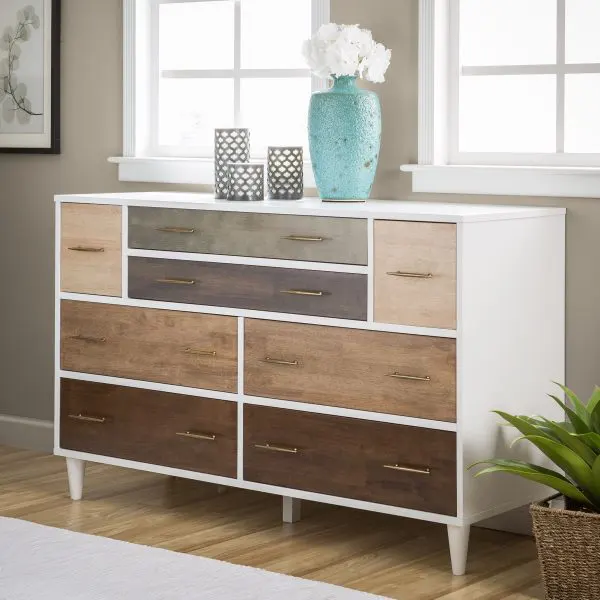 Màu sắc của từng ngăn kéo mang đến cho phòng ngủ một sự tinh tế đến bất ngờ