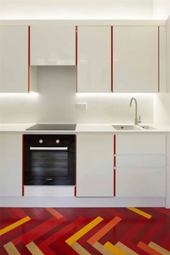 Bạn hoàn toàn có thể tự mình trang trí cho căn bếp gia đình thêm màu sắc để trông nổi bật hơn