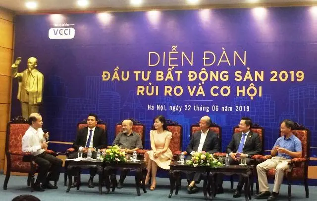 Diễn đàn “Đầu tư bất động sản 2019: Rủi ro và cơ hội”