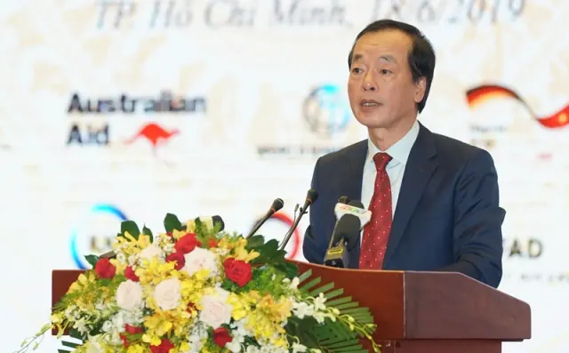 Bộ trưởng Bộ Xây dựng Phạm Hồng Hà phát biểu tại Hội nghị