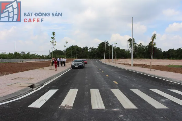 Những dự án đất nền hạ tầng hoàn thiện thu hút người mua. Ảnh: Hạ Vy