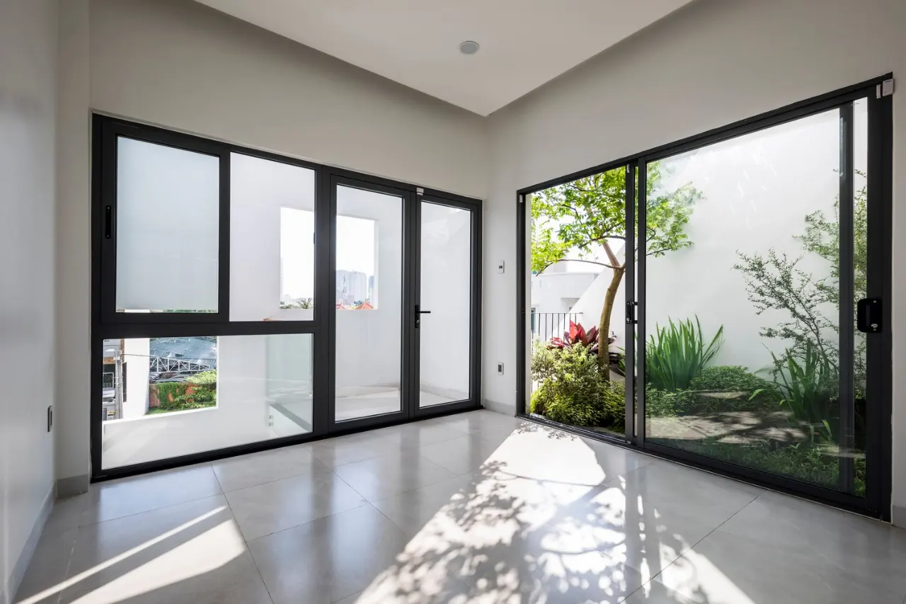 Cửa nhôm kính cao cấp Premier Door với xu hướng kiến trúc hiện đại