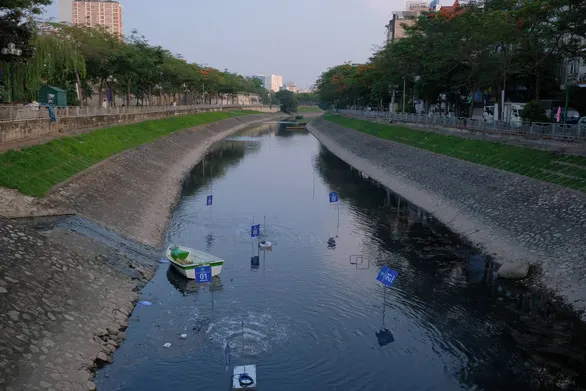 Hà Nội: Cống hoá sông Tô Lịch là sai lầm?