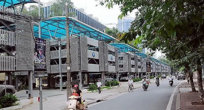 Hà Nội thông qua cơ chế khuyến khích dân làm bãi đỗ xe
