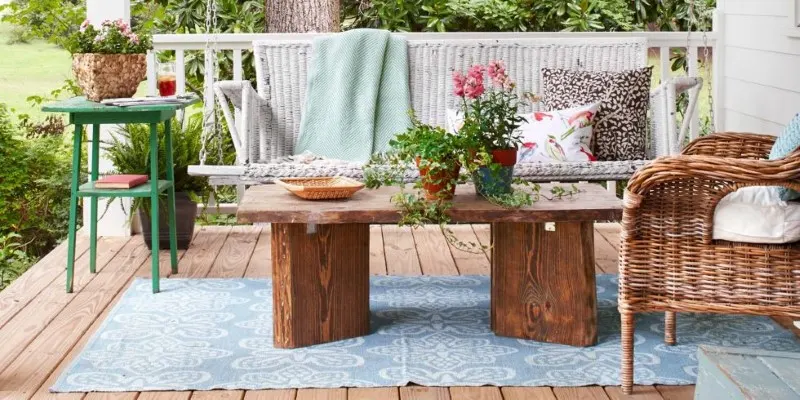 Một vài chậu cây xanh hoặc chậu hoa trong bất cứ góc nào cũng đều mang lại cảm giác tươi mới tràn đầy sức sống cho căn phòng.