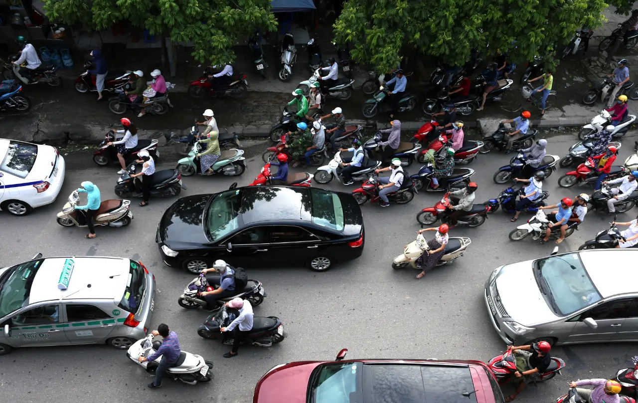 Hà Nội có nhiều "điểm đen" ùn tắc. (Ảnh: Di Linh)