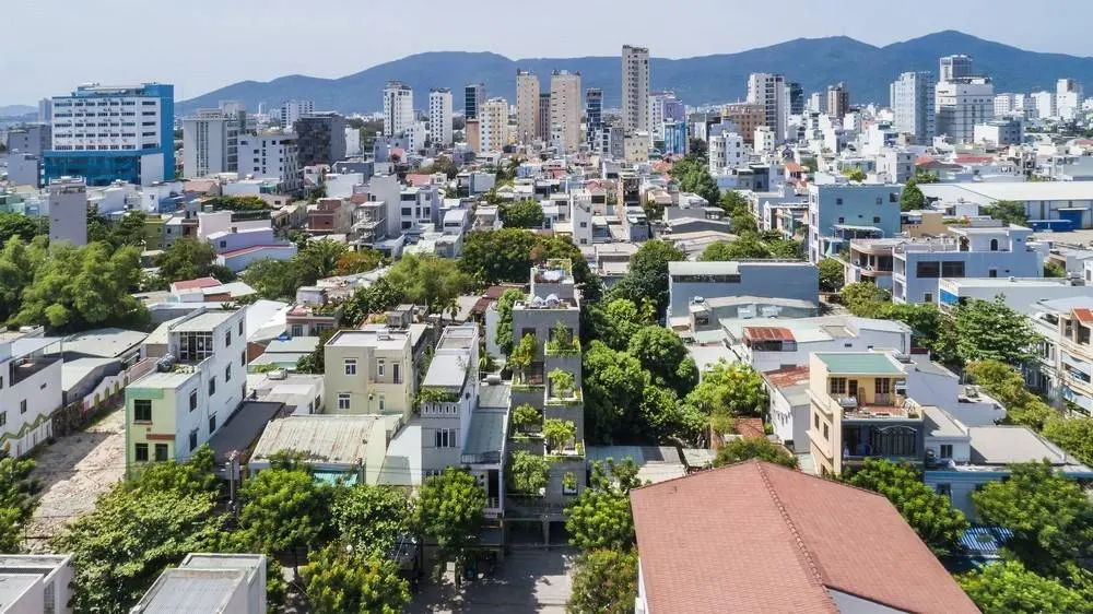 Green Peace Village cũng giống như những ngôi nhà khác, đều được xây dựng trên lô đất hình chữ nhật chia sẵn