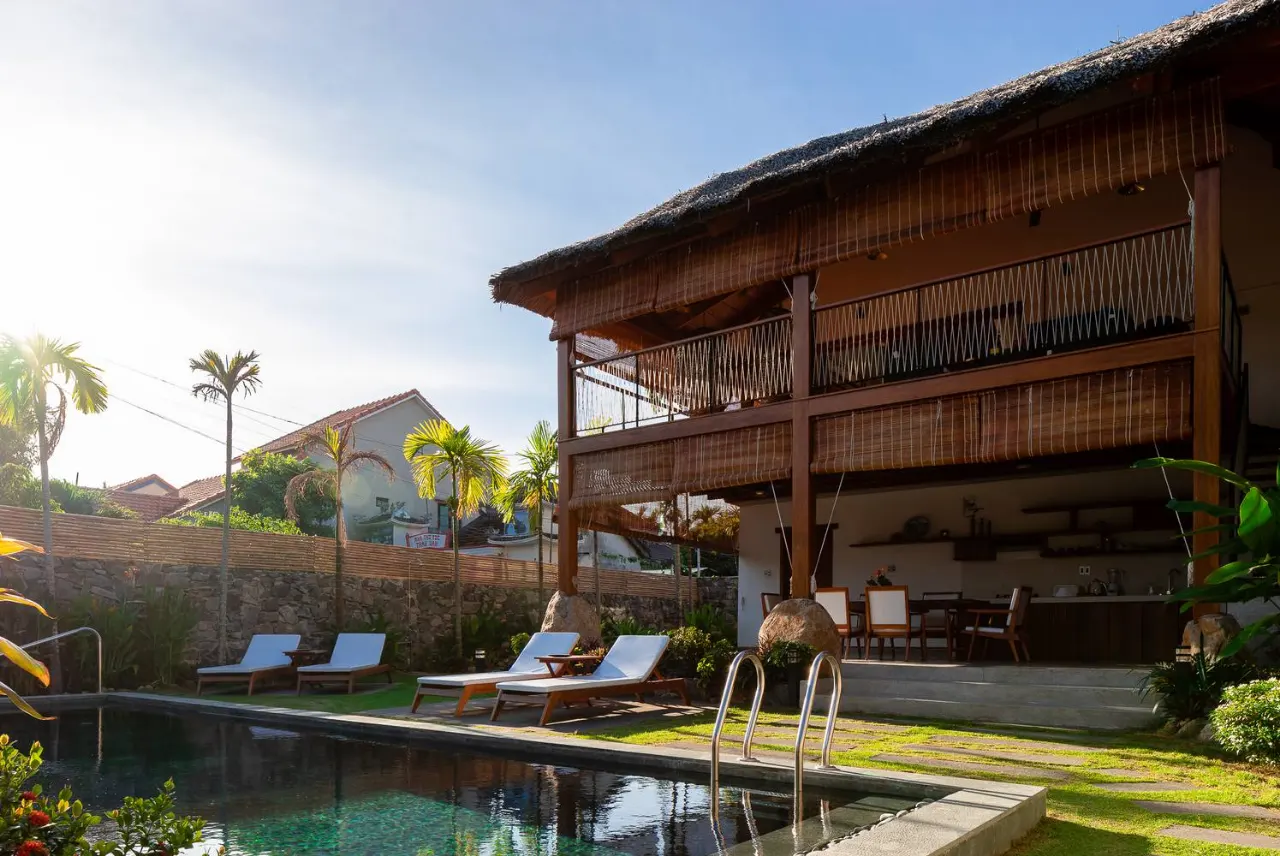 M Villa – Ngôi biệt thự “túp lều” bên bờ sông Hội An