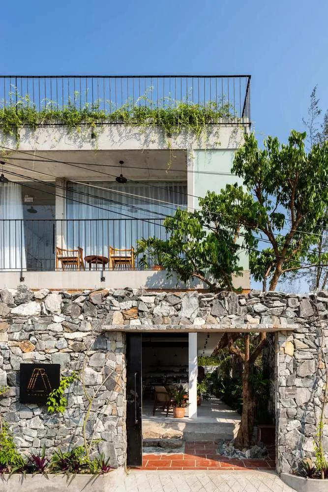 Far-homestay-yen-binh-ben-bo-bien-mien-trung-2