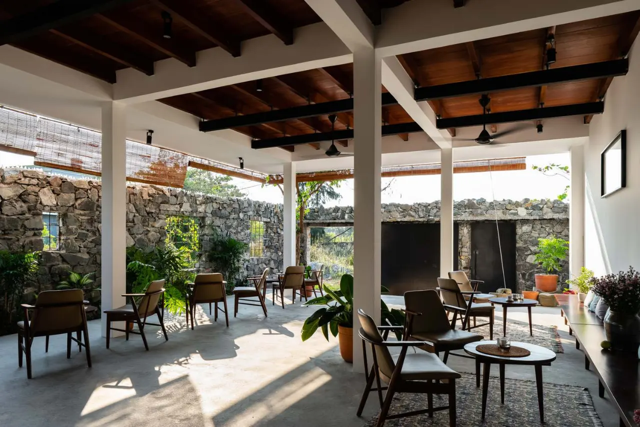 Far-homestay-yen-binh-ben-bo-bien-mien-trung-3