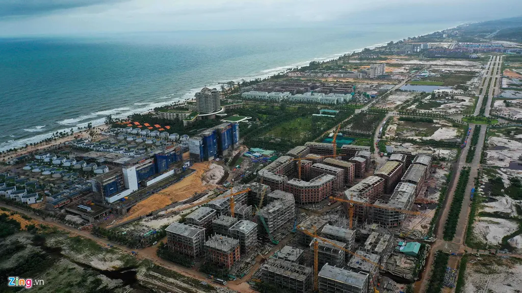 Hàng loạt dự án ven biển Phú Quốc khiến nước từ thượng nguồn chậm tiêu thoát.