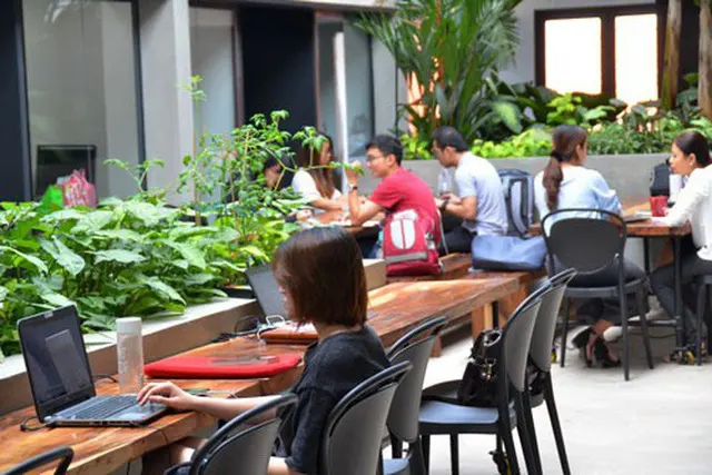 Giá thuê “chỗ ngồi” tăng chóng mặt