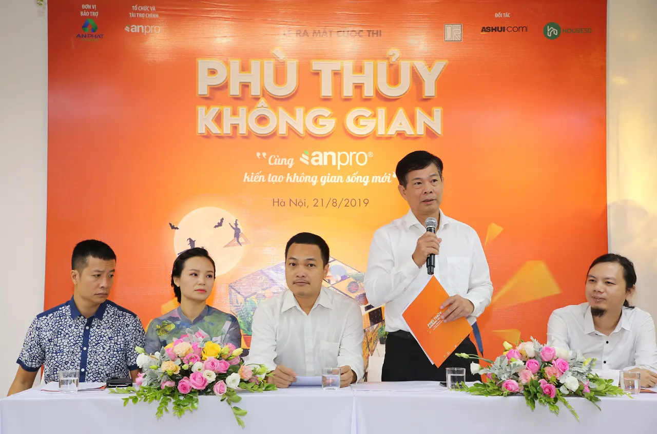 Ông Mai Văn Đông – Tổng Giám đốc CTCP Vật liệu Xây dựng Công nghệ cao An Cường giới thiệu về cuộc thi