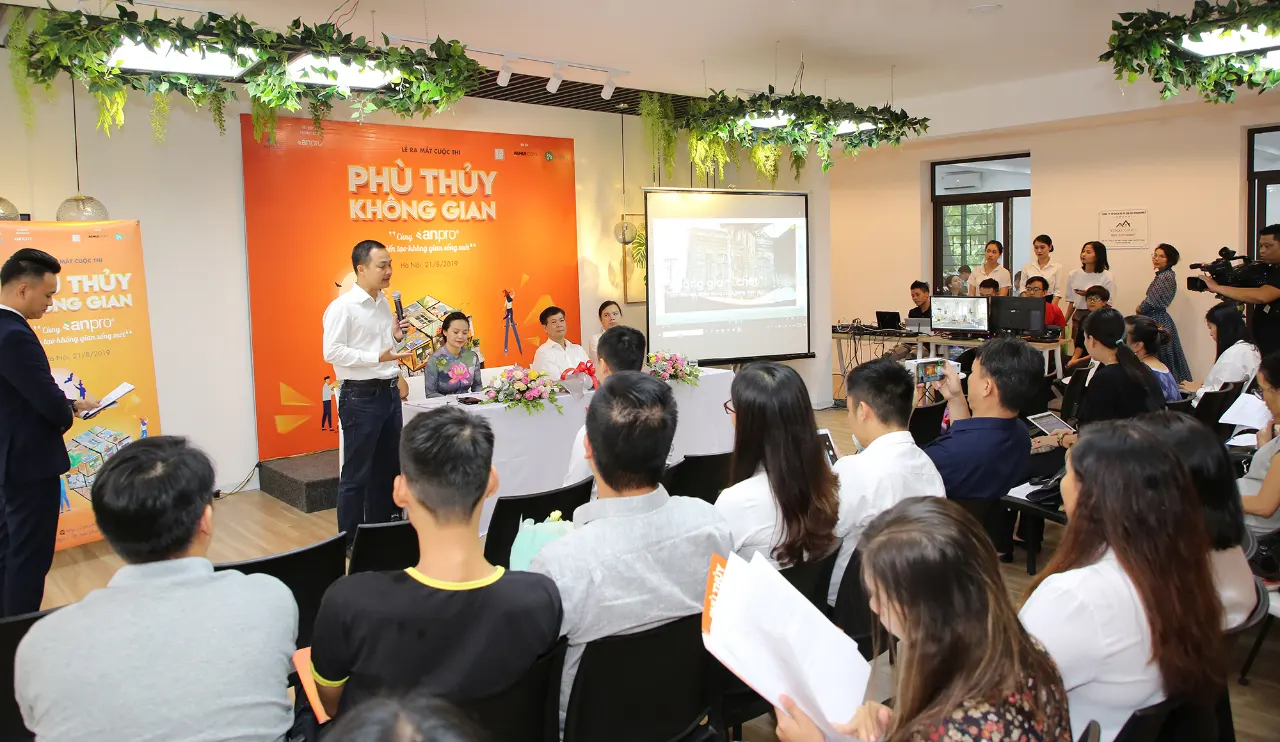 Không khí buổi ra mắt phát động cuộc thi sáng 21/8 tại Hà Nội