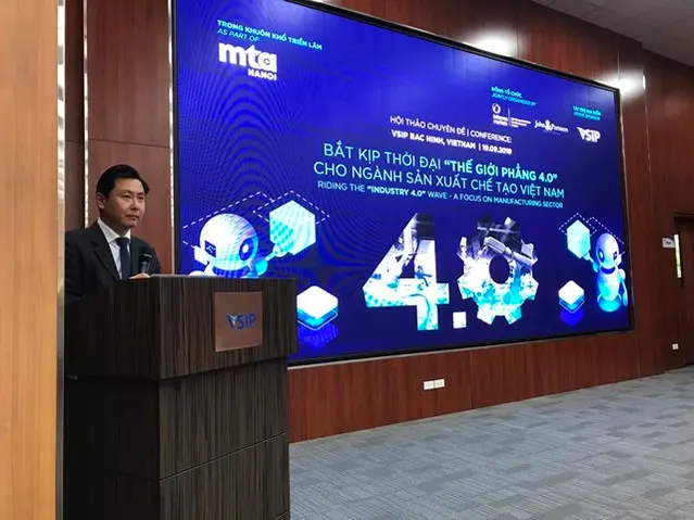 Ông William Lim - Giám đốc Thương hiệu, Giám đốc dự án Cơ khí chế tạo - Máy móc & Thiết bị, Khu vực Châu Á - Informa Markets phát biểu tại Hội thảo
