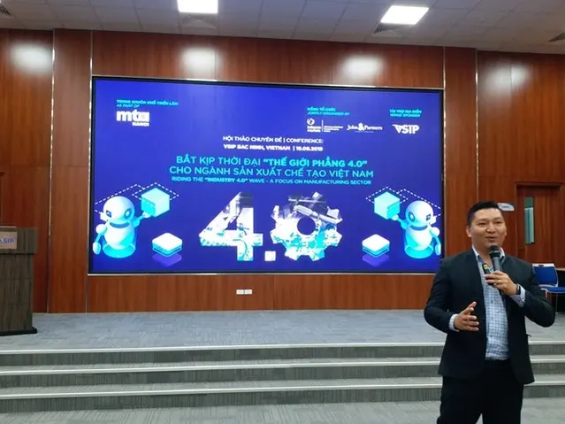 Tiến sĩ Ngô Công Trường - Giám đốc Công ty CP Tư vấn và Giáo dục John & Partners, đã mang đến cái nhìn bao quát, đa chiều về cơ hội và thách thức đối với doanh nghiệp trong bối cảnh cuộc Cách mạng công nghiệp 4.0