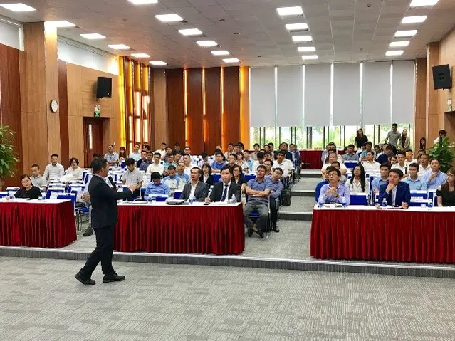 Lãnh đạo và quản lý, các doanh nghiệp sản xuất chế tạo đã có những phần hỏi đáp thú vị xoay quanh các đề tài mà doanh nghiệp gặp phải trong quá trình vận hành sản xuất
