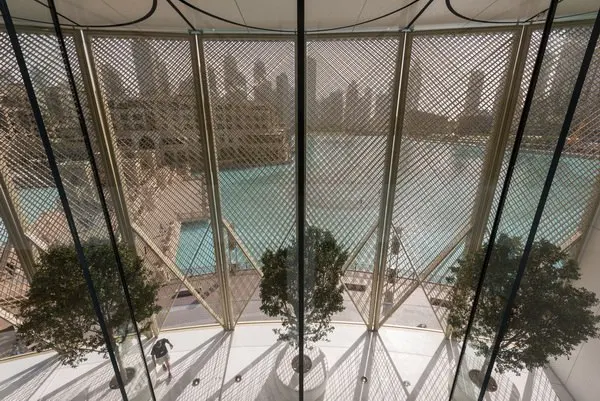 apple-store-dubai-mall-foster-partners-carbon-fibre-uae-1