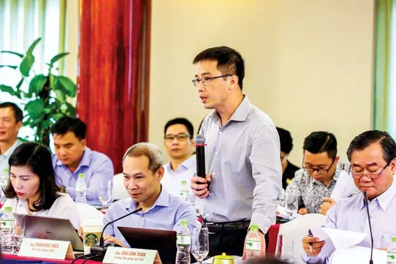 Ông Đậu Anh Tuấn, phát biểu tại buổi tọa đàm. Ảnh: HOÀNG HÙNG