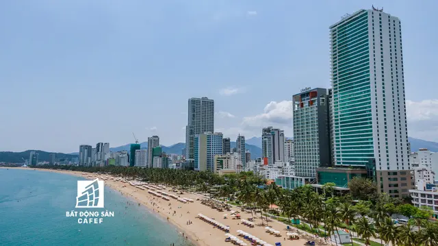 Bờ biển Nha Trang đang bị che chắn bởi hàng loạt dự án cao tầng