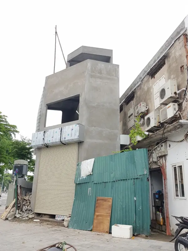 Đường Nguyễn Đình chiểu kéo dài nằm giữa trung tâm quận Hai Bà Trưng xuất hiện ngôi nhà với hình thù "quái dị" trên khu đất chỉ 20m2